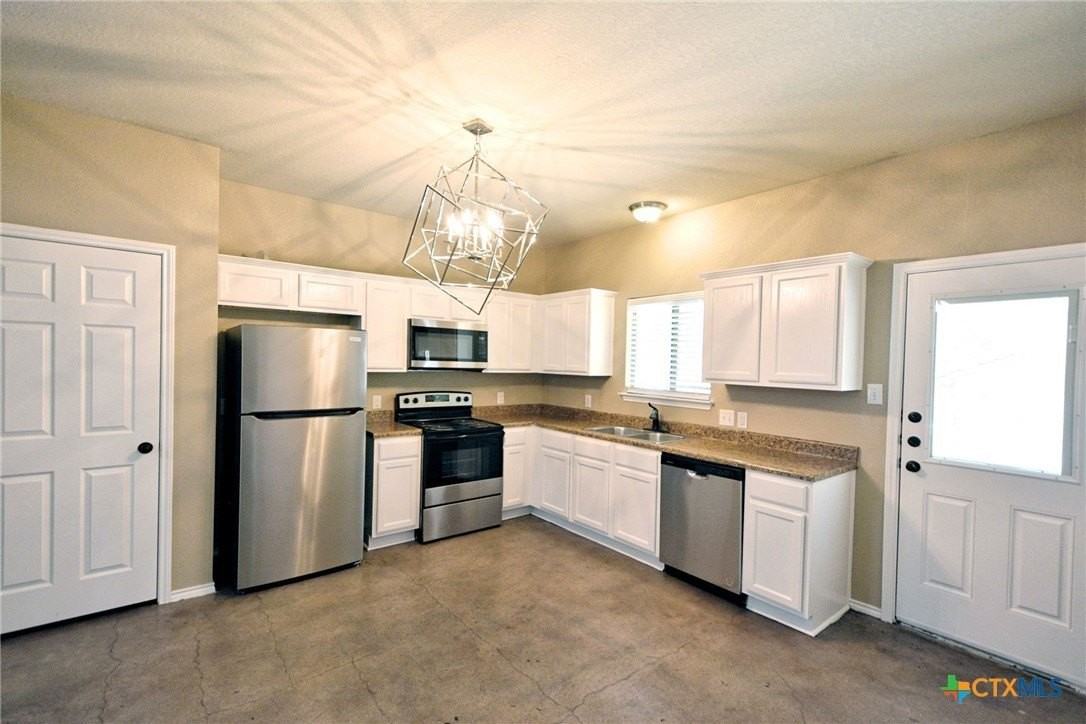 107 Rosedale Ave - Photo 7 of 21