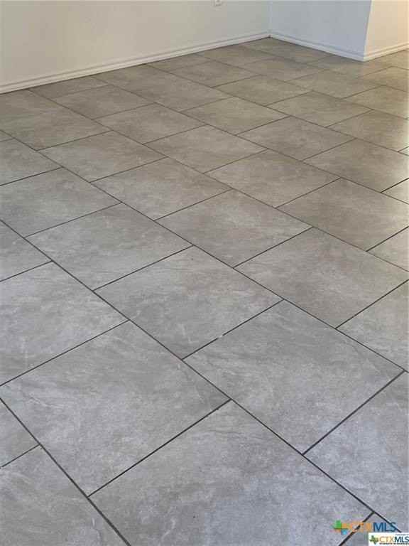 2807 Vernice Loop #B - Photo 3 of 25