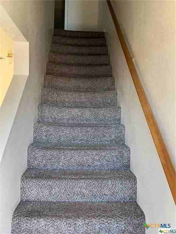 2807 Vernice Loop #B - Photo 4 of 25