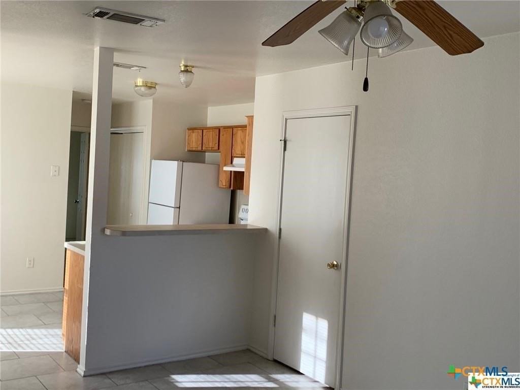 2807 Vernice Loop #B - Photo 5 of 25