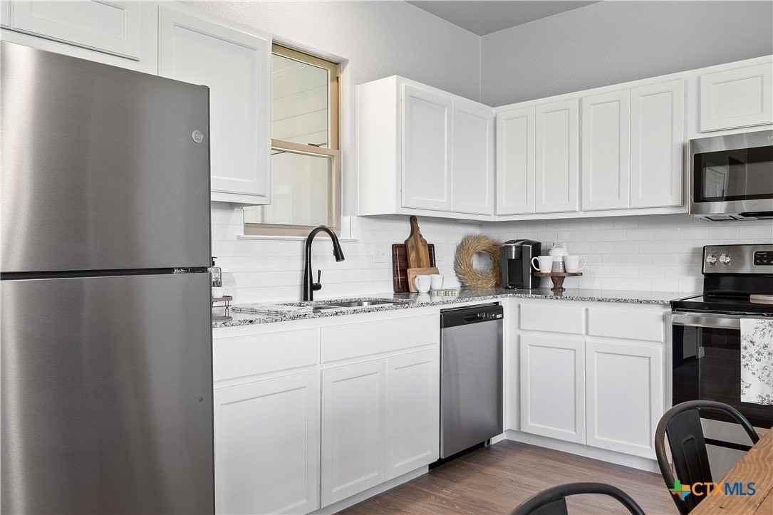 721 Meiomi Drive - Photo 4 of 19