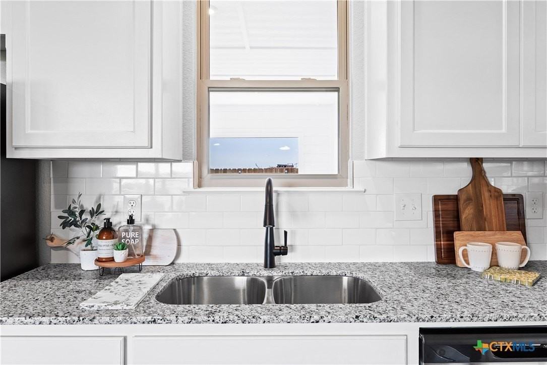 723 Meiomi Drive - Photo 4 of 19