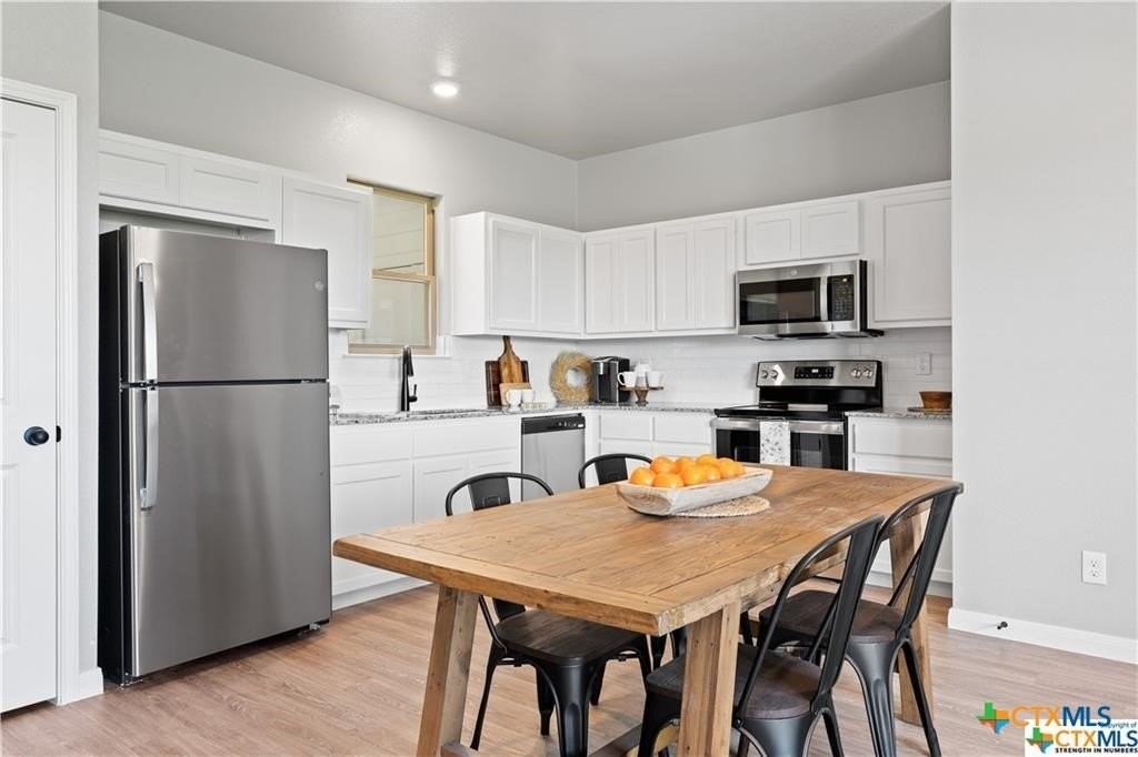 719 Meiomi Drive - Photo 4 of 32