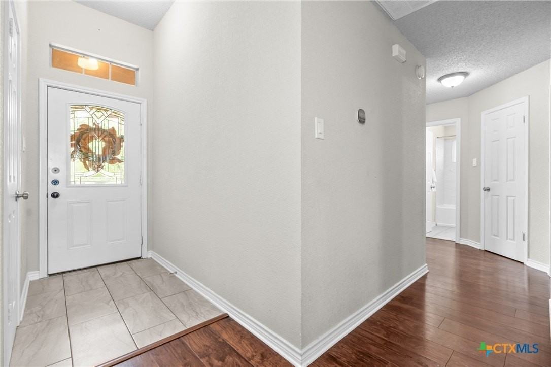 2804 Bluejay Drive - Photo 5 of 36