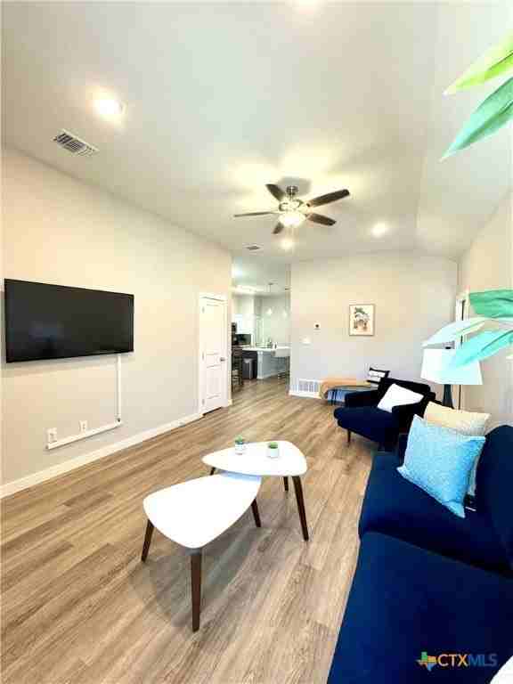 4022 Keller Road #B - Photo 4 of 34