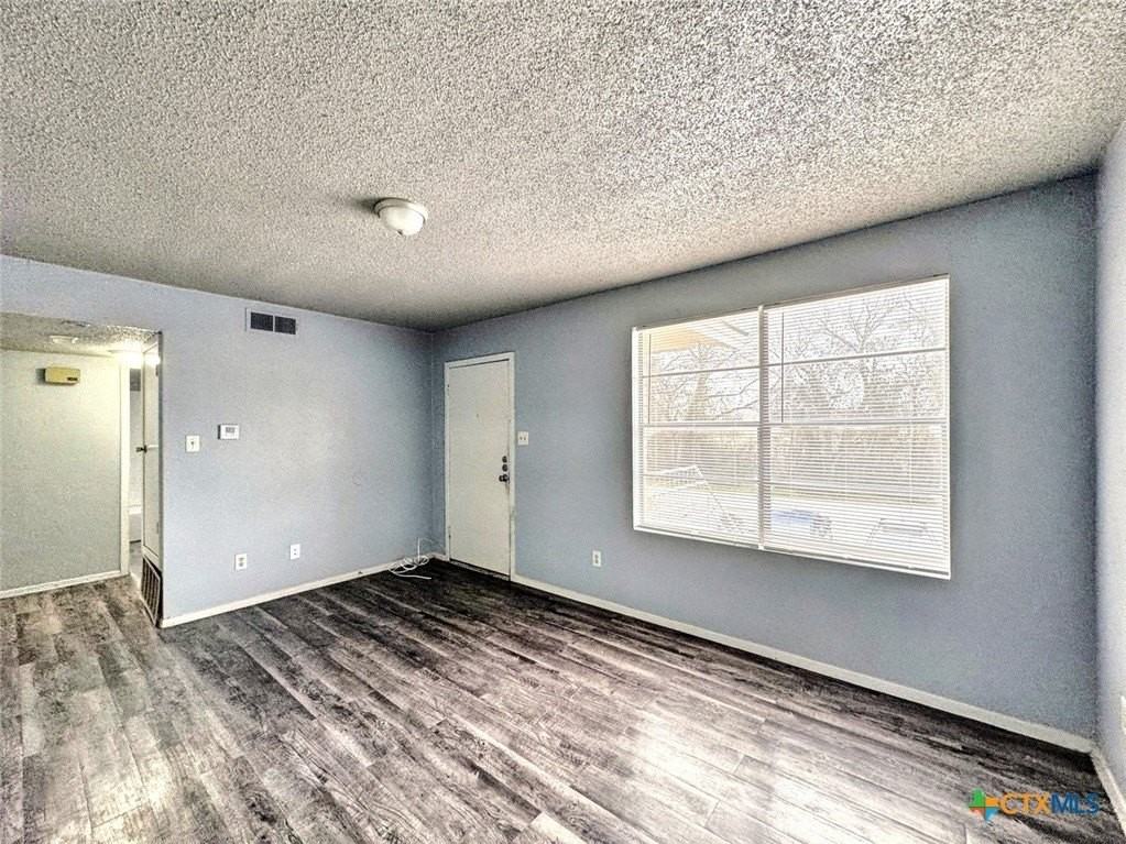 712 Martindale Rd - Photo 7 of 17