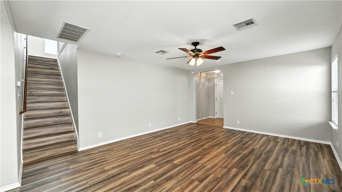 2137 Dorman Dr - Photo 4 of 39