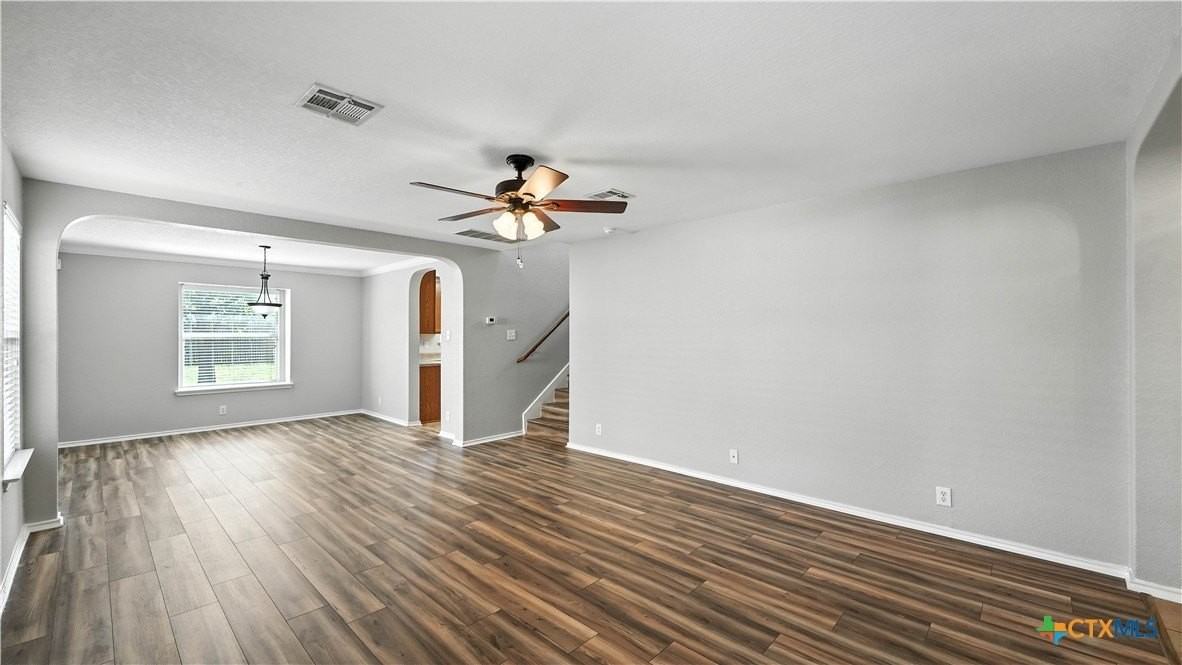 2137 Dorman Dr - Photo 6 of 39