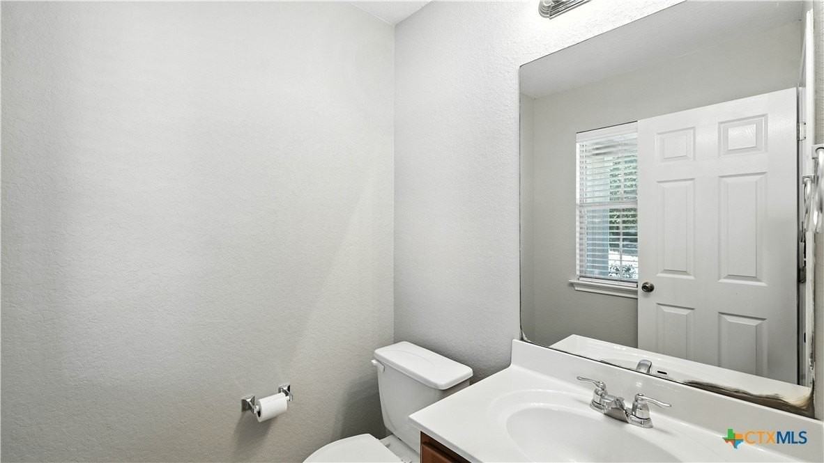 2137 Dorman Dr - Photo 7 of 39