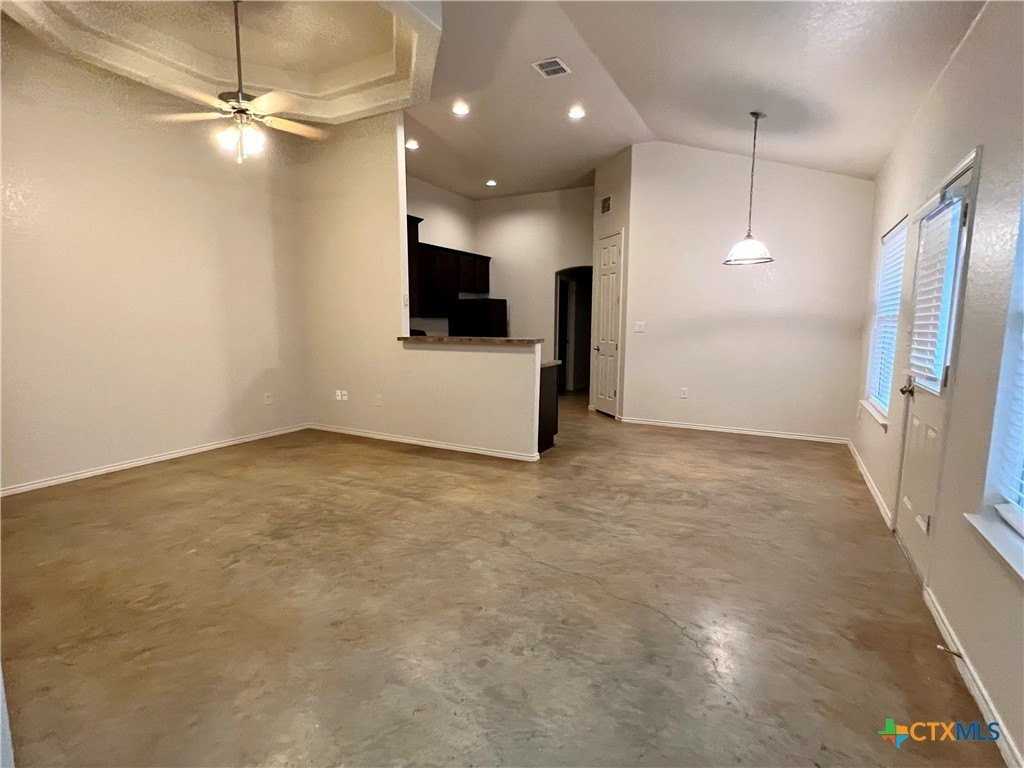 213 213 B Anne Louise Drive unit: B #B - Photo 2 of 11