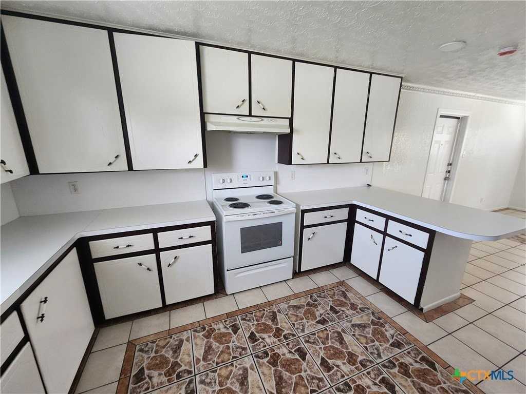 1700 Estelle Ave - Photo 2 of 14