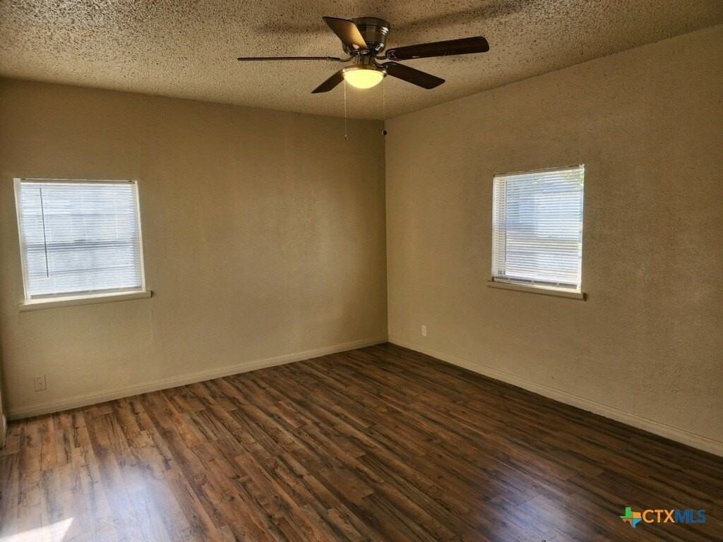 1312 Carol Way - Photo 3 of 7