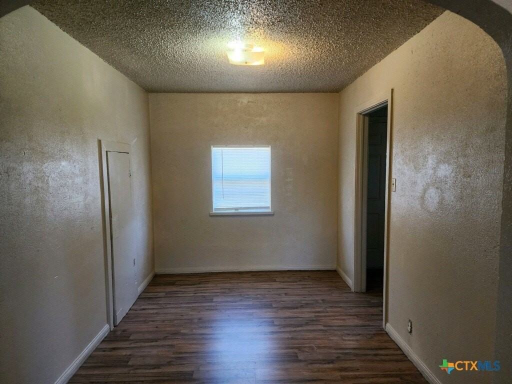 1312 Carol Way - Photo 4 of 7