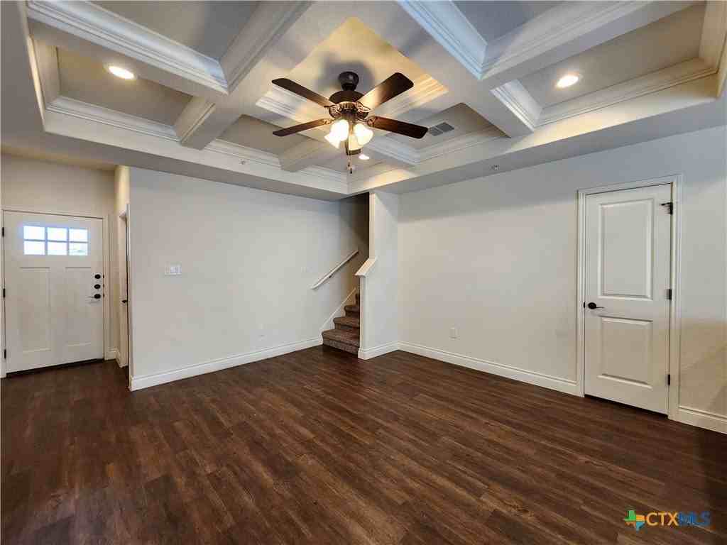 348 Untermaier St - Photo 2 of 30