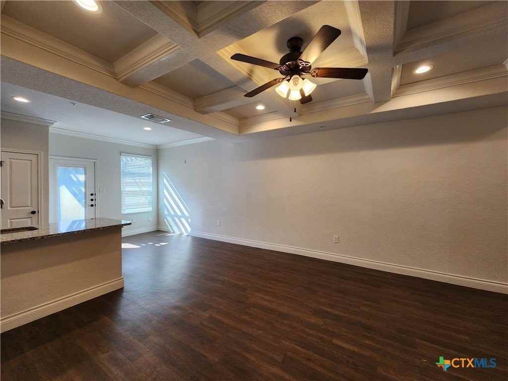 348 Untermaier St - Photo 6 of 30