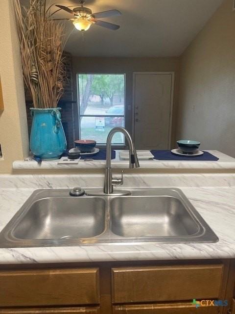 512 Kellys Way - Photo 5 of 21