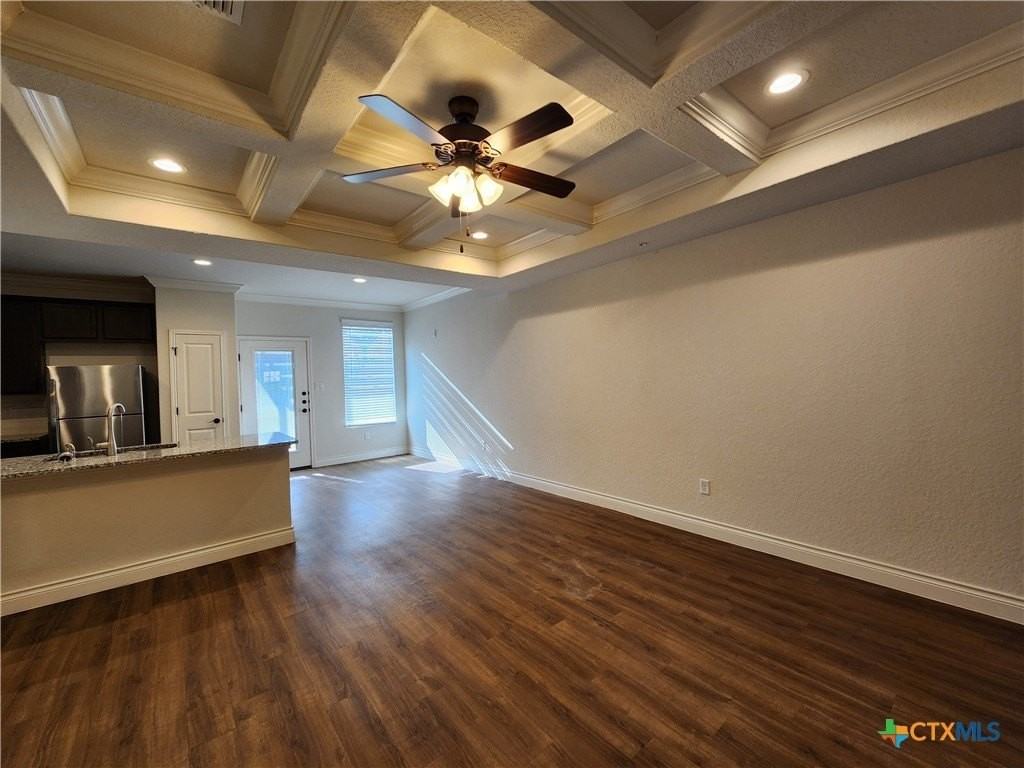 326 Untermaier St - Photo 4 of 27