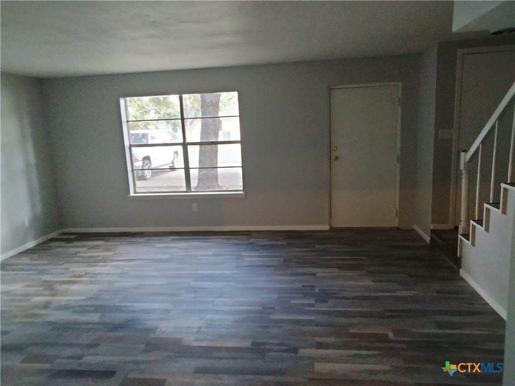 1028 Jefferson Ave - Photo 2 of 10