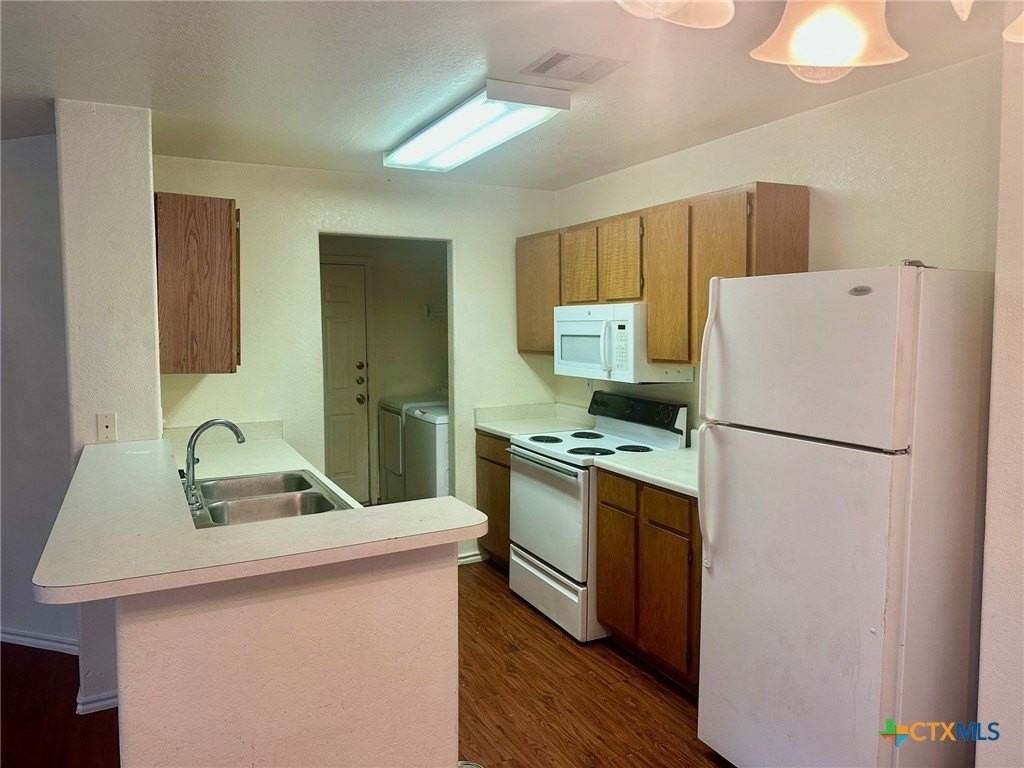 128 Cedargrove - Photo 4 of 10