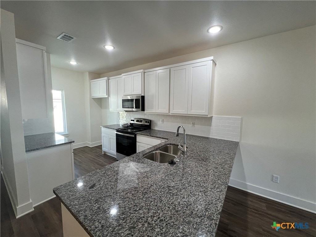 1810 Royal Loop - Photo 5 of 23