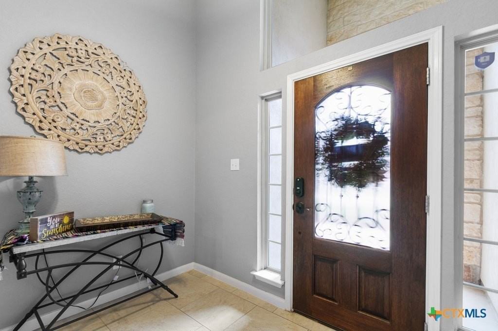 1019 Stone Crossing - Photo 3 of 10