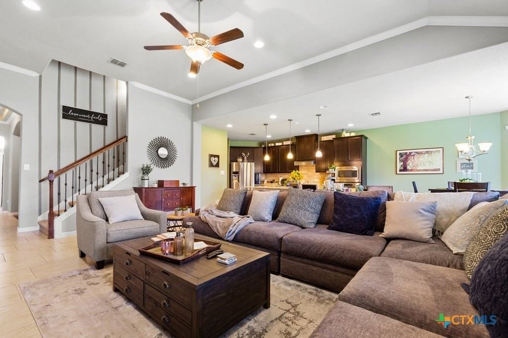 1019 Stone Crossing - Photo 4 of 10