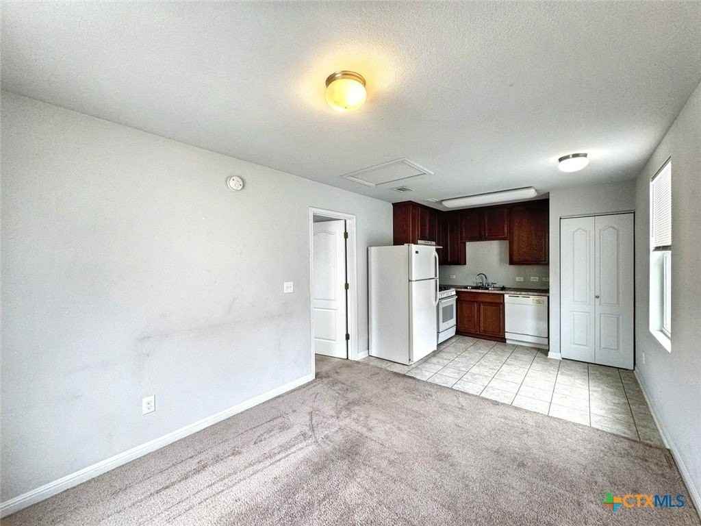 340 Perry Street - Photo 7 of 12