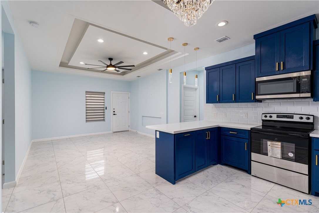 1707 Angelina Dr Apt 2 #2 - Photo 6 of 16