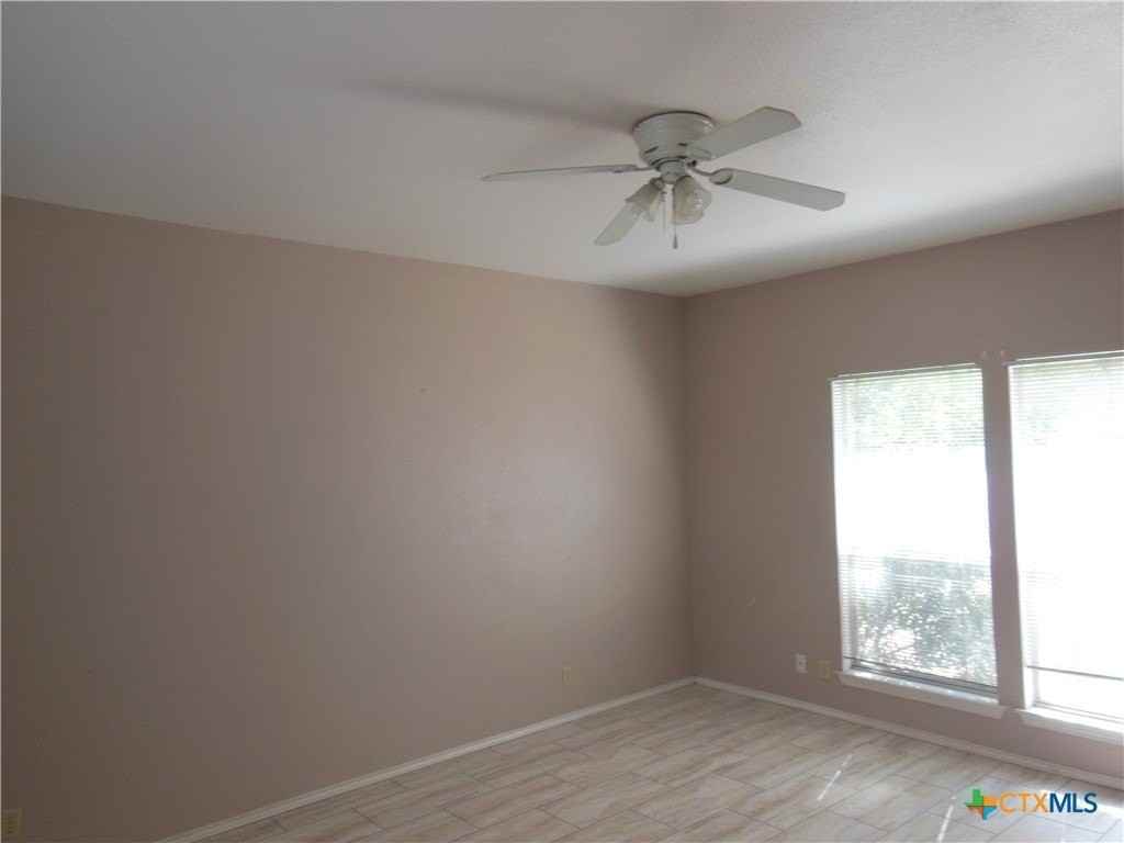 1641 Kuehler Avenue - Photo 3 of 30