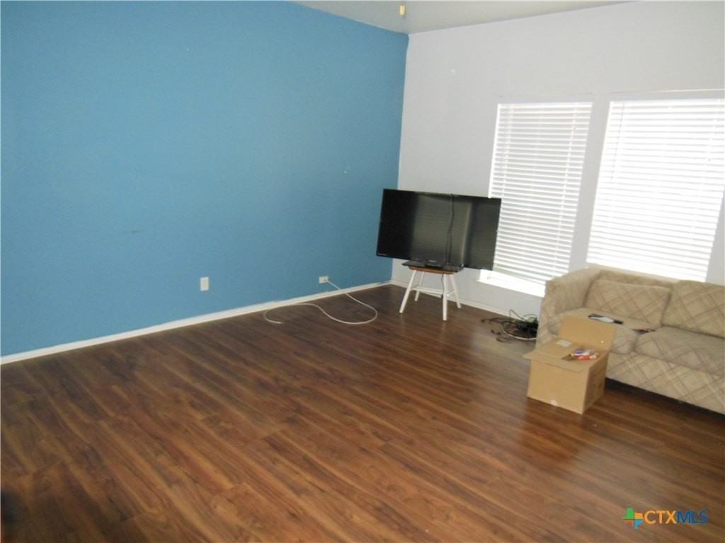 1641 Kuehler Avenue - Photo 5 of 30