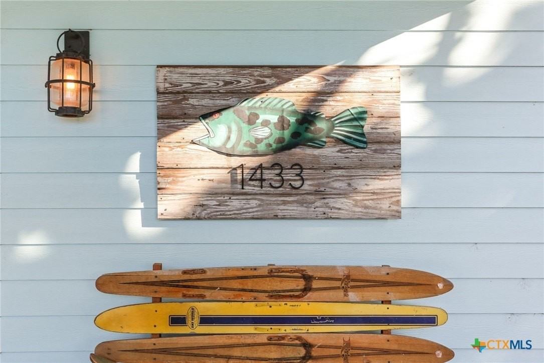 1433 Riviera Dr - Photo 6 of 48