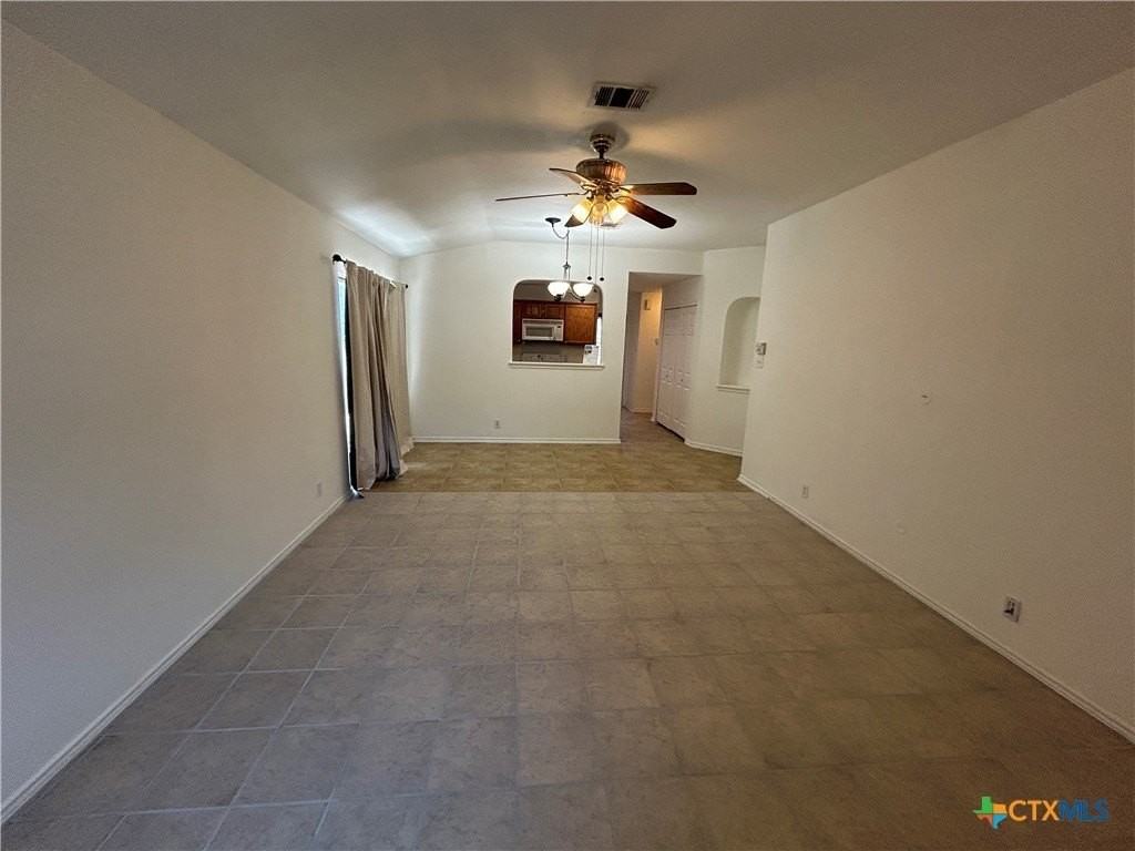 369 Starling Crk - Photo 3 of 28