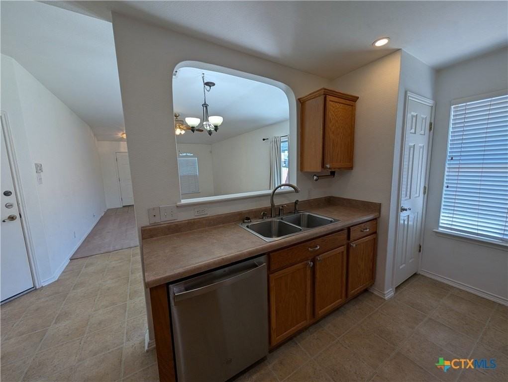 369 Starling Crk - Photo 5 of 28