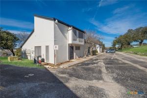 featured image of 1101 Parkview Dr Apt B15 #B15