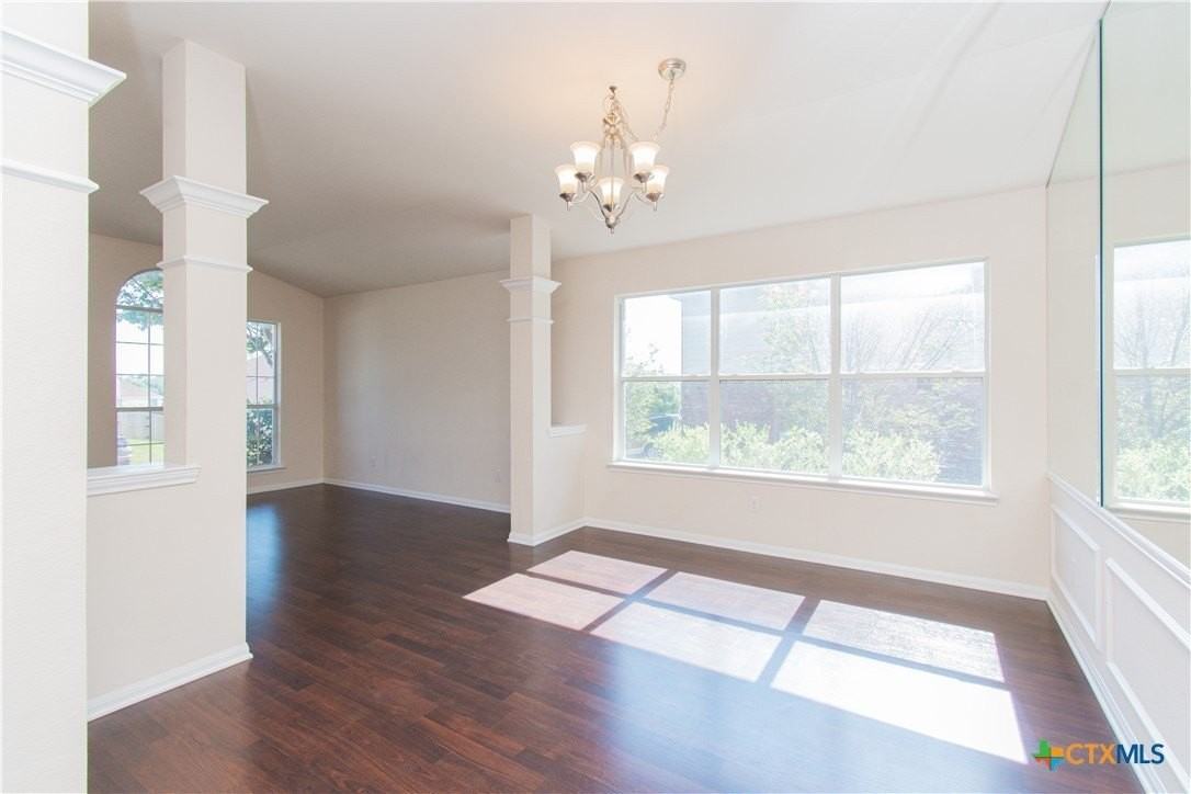 424 Winter Sun Drive - Photo 4 of 30