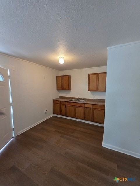 702 San Antonio Avenue #4 - Photo 3 of 10