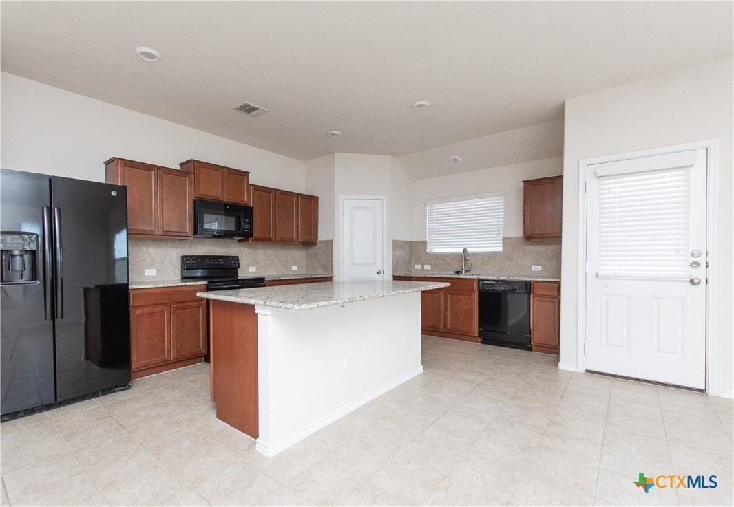 3903 Endicott Drive - Photo 5 of 23