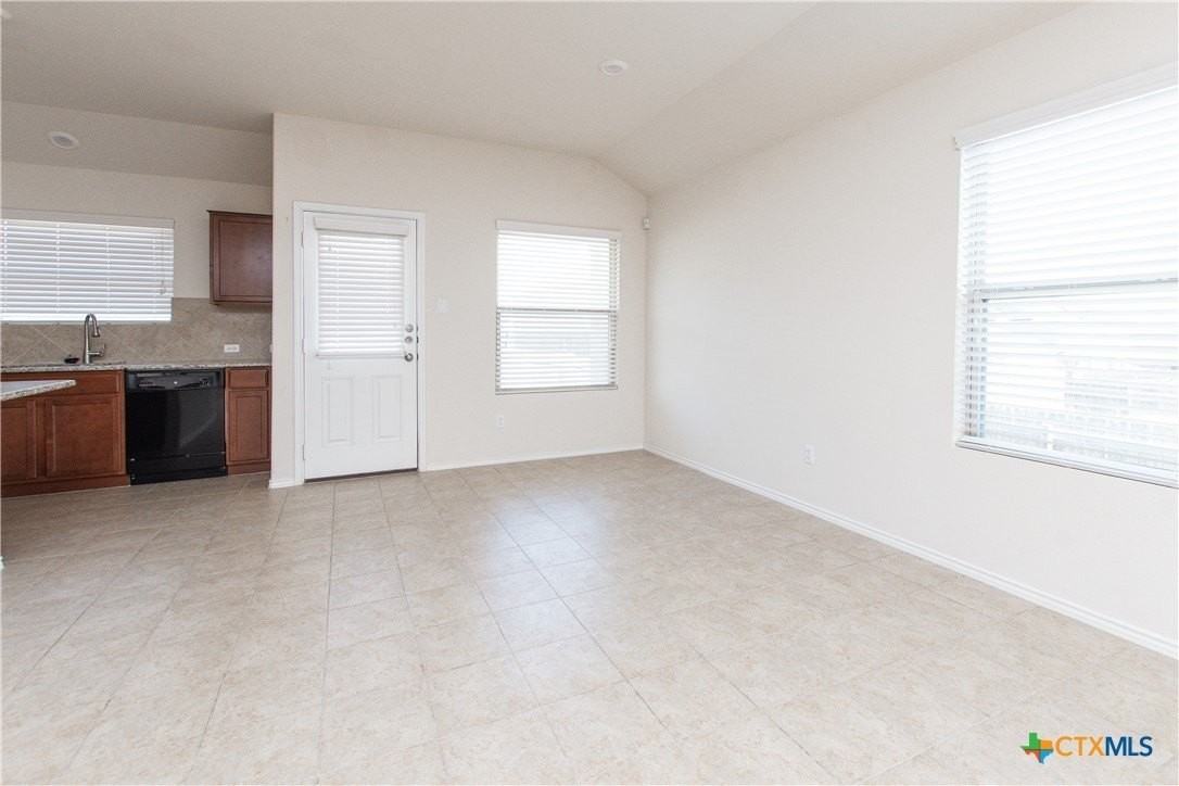 3903 Endicott Drive - Photo 6 of 23