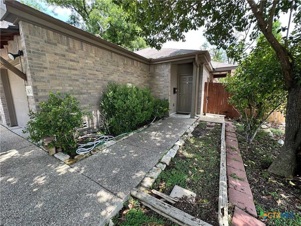 362 E Faust St - Photo 2 of 20