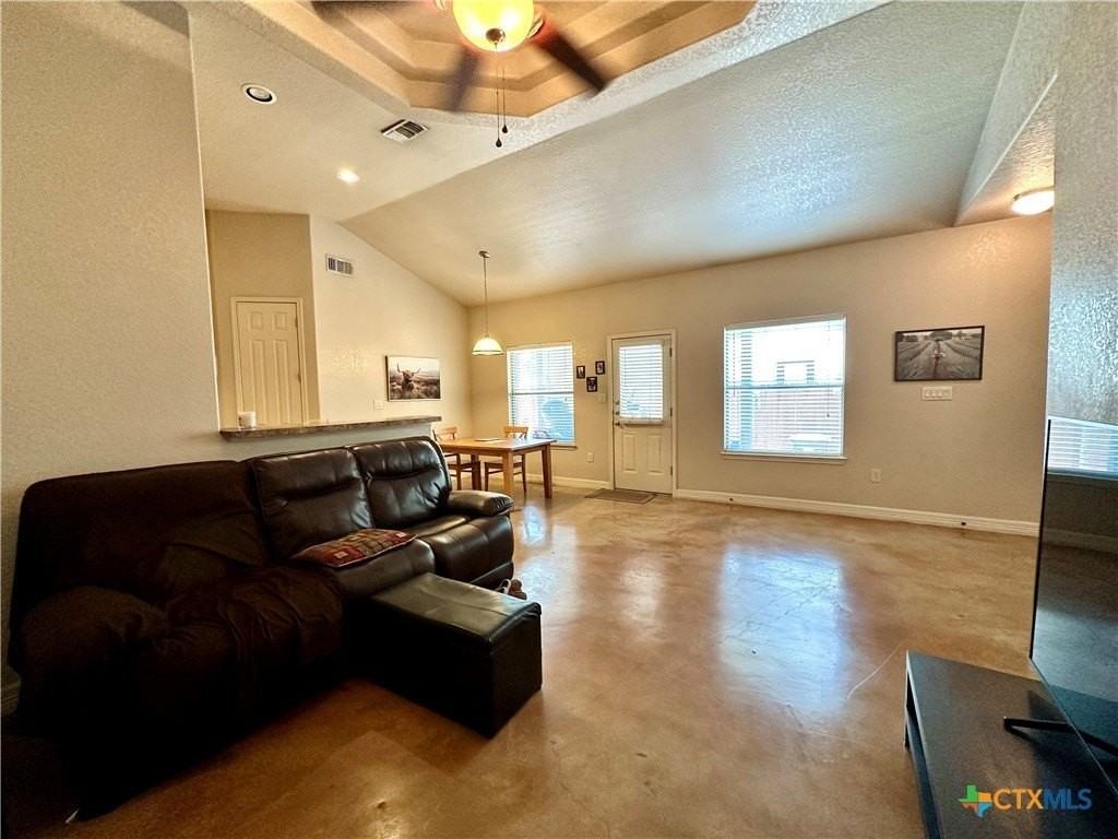 362 E Faust St - Photo 5 of 20