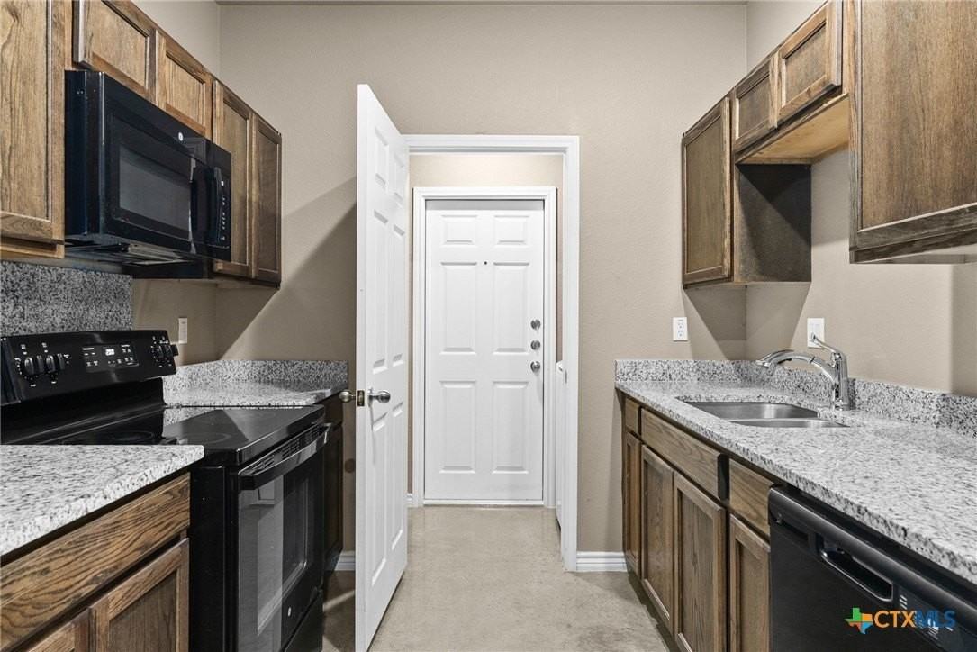 2011 Wood Street - Photo 6 of 12