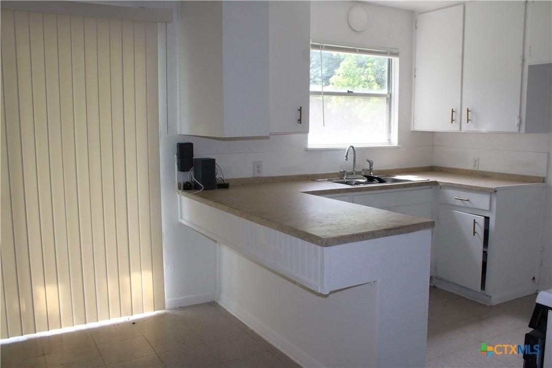 1306 Connell Drive - Photo 5 of 12