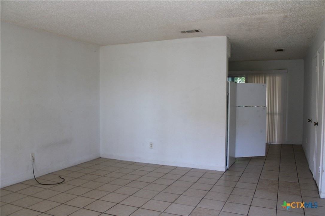 2409 Valley Forge Avenue - Photo 2 of 8