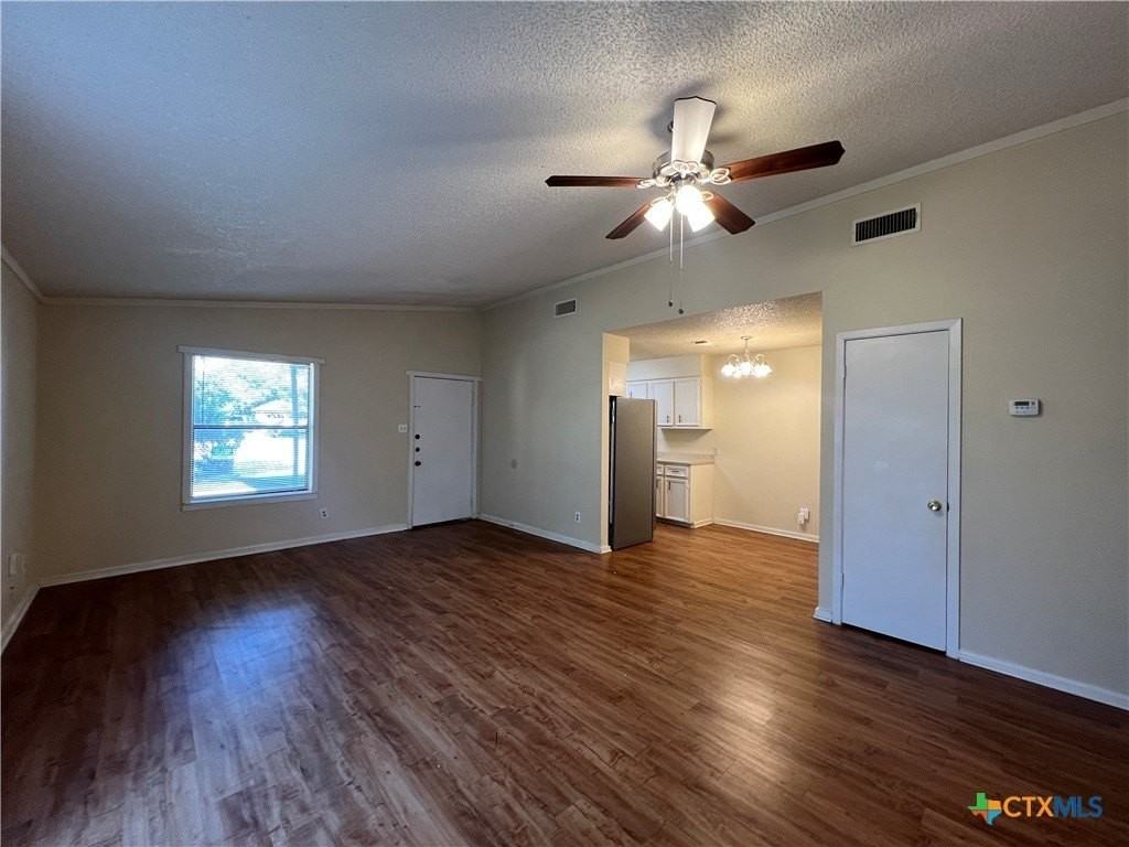 1524 Shannon Circle - Photo 5 of 26