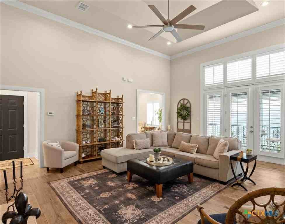 2216 Garden Ct - Photo 4 of 25