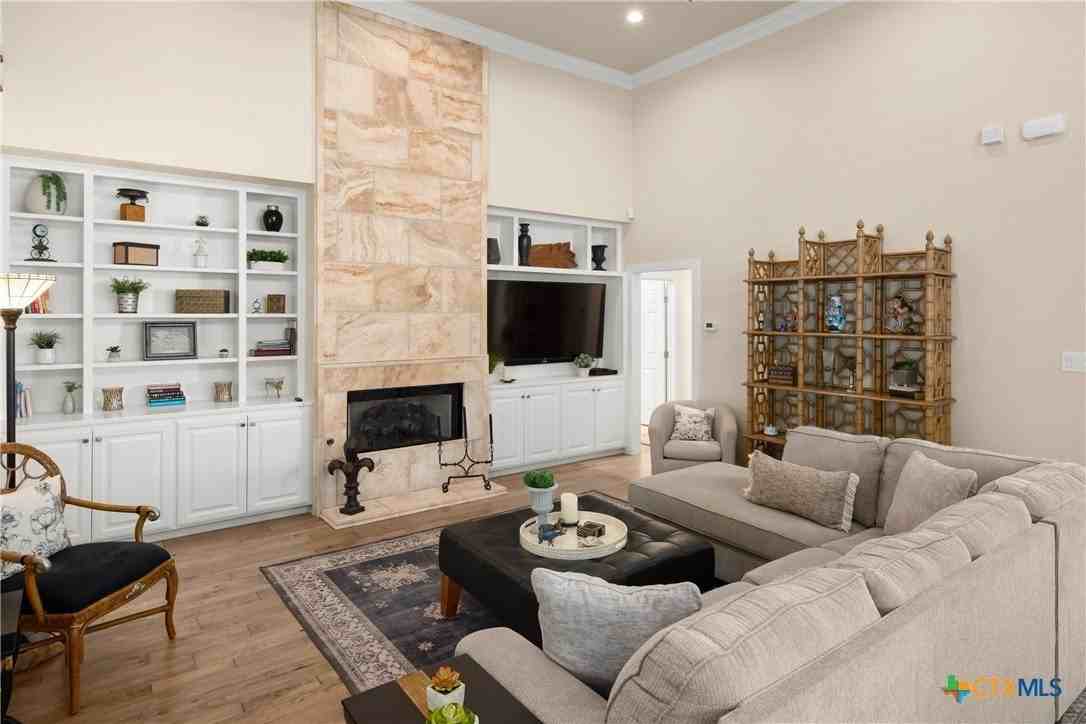 2216 Garden Ct - Photo 6 of 25