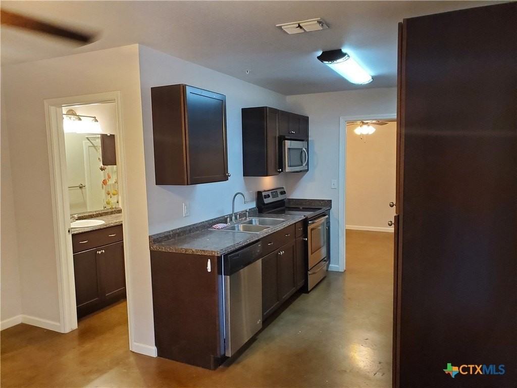 1037 West Court Street #B - Photo 2 of 6