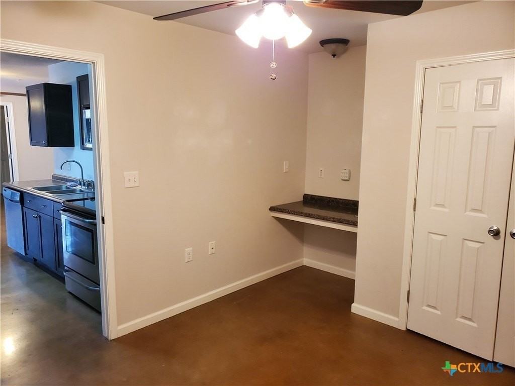 1037 West Court Street #B - Photo 5 of 6