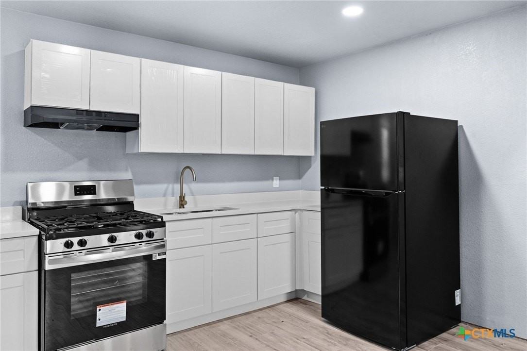 805 South 32nd Street - Photo 4 of 14