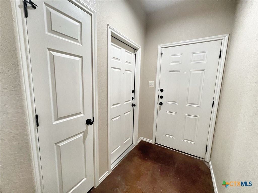 2611 Pahmeyer Rd - Photo 4 of 24